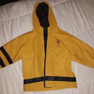 Size 3T raincoat